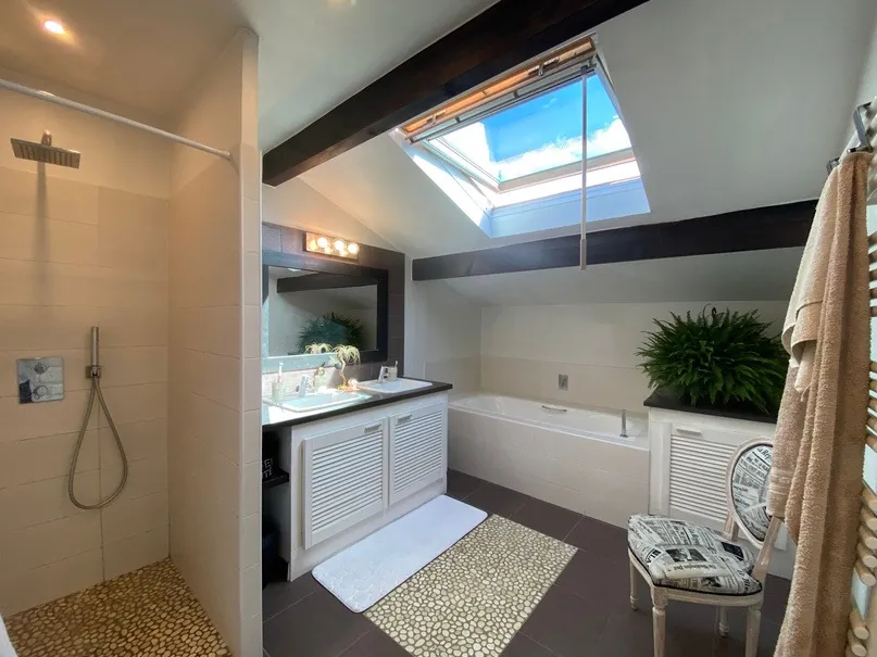 Salle de bain / douche (étage)
